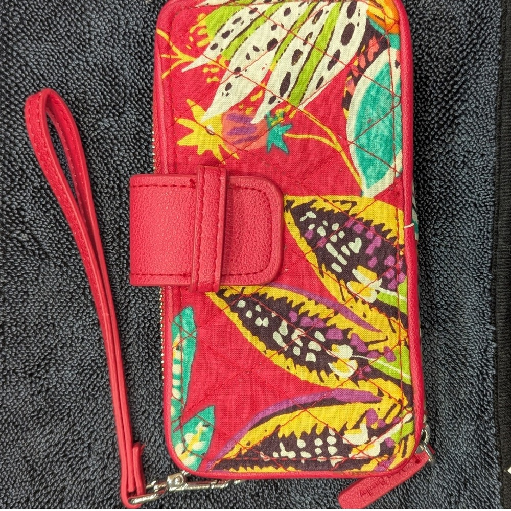 Vera Bradley RFID Smartphone Wristlet Rumba Pink Floral Quilted Wallet Clutch